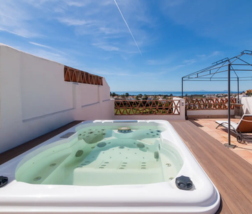 Townhouse with Sea Views for Rent in Estepona - Photo 2