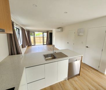 Three Bedroom Townhouse - Photo 6