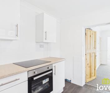 2 bedroom Terraced House To Let - Photo 3