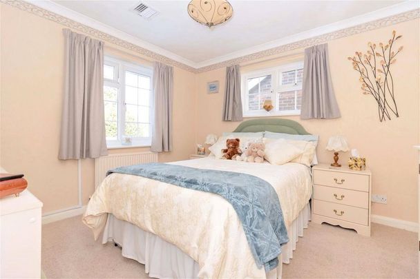 5 bedroom detached house to rent - Photo 1