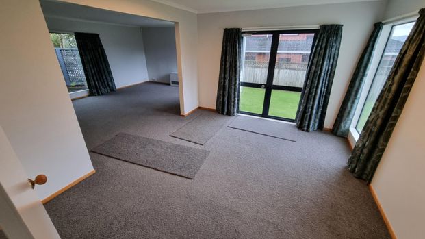 Spacious Family Home - Photo 1