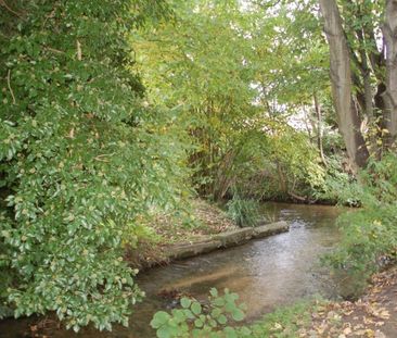 Treadaway Hill, Loudwater, High Wycombe,HP10 - Photo 1
