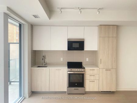 65 Mutual Street #403 - Photo 2