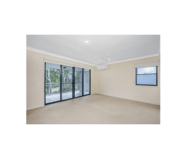 Modern Living in the Heart of Robina - Photo 3