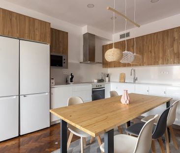 Carrer de Balmes, Barcelona, Catalonia 08006 - Photo 4