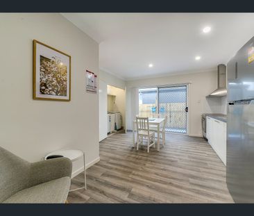 118 Wynnum North Road, Wynnum, Qld 4178 - Photo 2