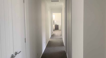 Executive Family Home - Photo 4