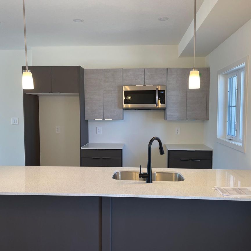 For Lease - 1781 Henrica Avenue Unit# 8, London North, Ontario - Photo 1