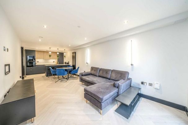 2 bedroom flat to rent - Photo 1