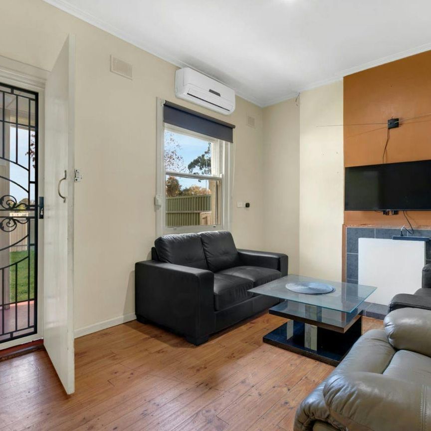 Neat and Tidy Home, 5x Split Systems! - Photo 1