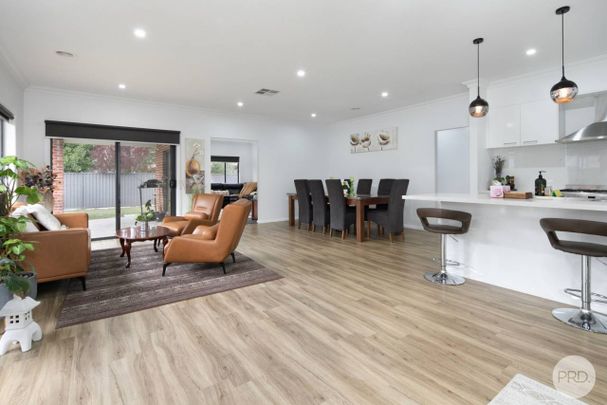 ELEGANT LIVING IN PRIME LOCATION - Photo 1