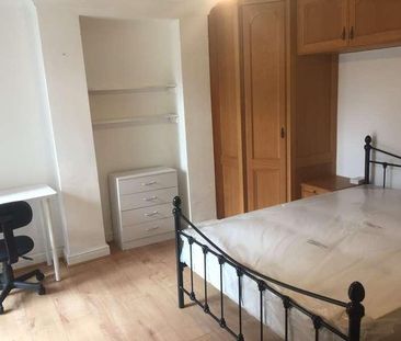 Charming Bedroom Apartment, LN1 - Photo 6