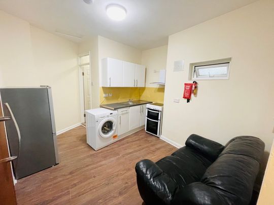 1beds Apartment - Photo 1