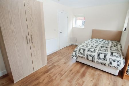 3 bedroom detached house to rent - Photo 5