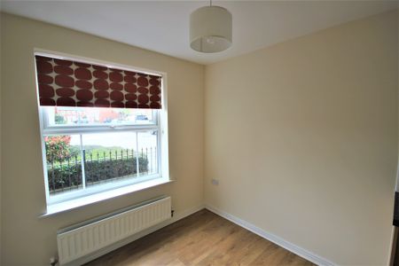 3 bedroom detached to let - Photo 5