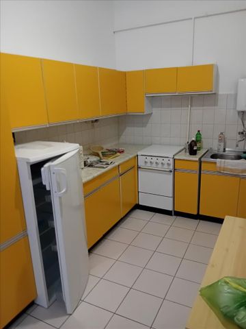 Kiadó részlegesen felújított lakás - Budapest XIII. kerület - Fotó 3