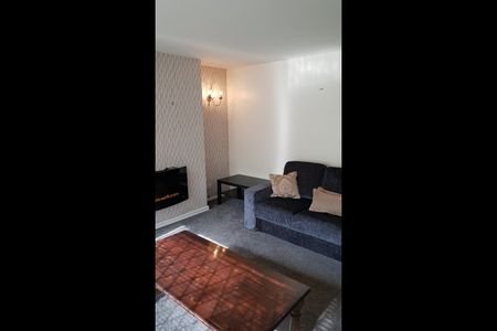 Room in a Shared House, Wheatfield Way, BN2 - Photo 4