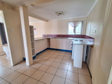 Ground Floor Unit Close to Waterfronts - Photo 4