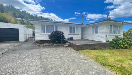 Four Bedroom Family Home In HoraHora - Photo 2