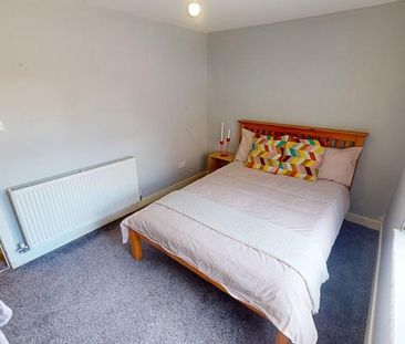 4 bedroom ground floor flat to rent - Photo 4