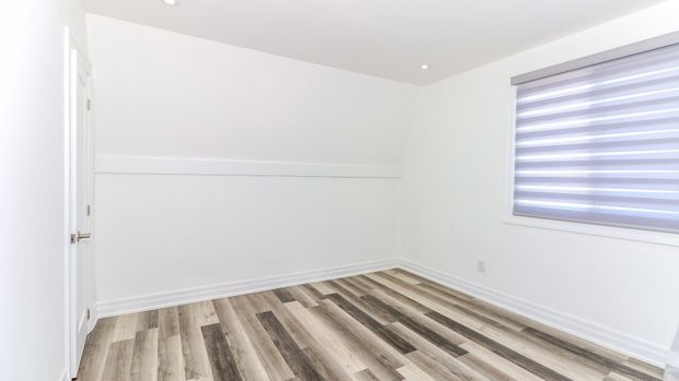 For Lease - 35 Toronto Street, Barrie, Ontario - Photo 1