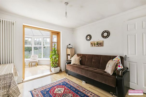 3 bedroom end of terrace house to rent - Photo 1