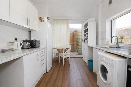 1 Bedroom Room To Let - Photo 5