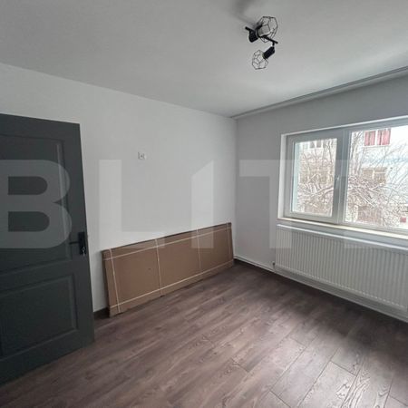 Apartament 3 camere, 68 mp, zona Rovine - Fotografie 4