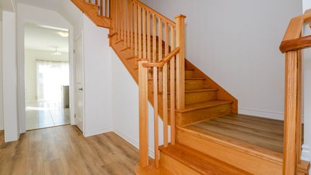 For Lease - 243 McKenzie Drive, Clearview, Ontario - Photo 4