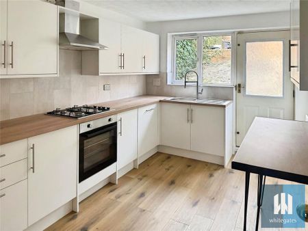 4 bedroom detached house to rent - Photo 5