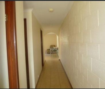 Close to everything. - Photo 5