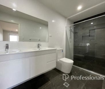 “Great Family Home” - Photo 2