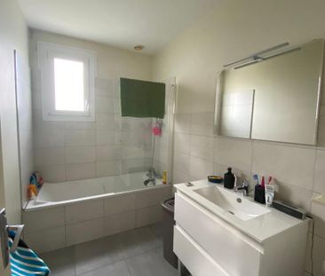 Location Maison 5 pièces 97m² LORIOL SUR DROME 26270 - Photo 3