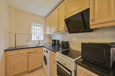 1 bedroom flat to rent - Photo 4