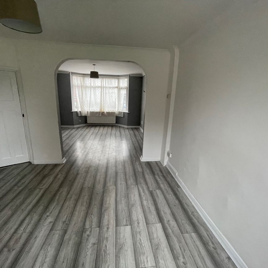 2 Bed Semi-Detached House, St. Winifreds Avenue, LU3 - Photo 1