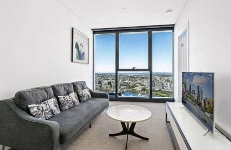 LEVEL 60- Fully Furnished ! Executive Living in the famous Skytower - Photo 3