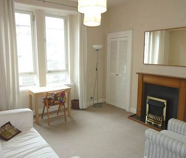 1 bed Flat to rent - Photo 3