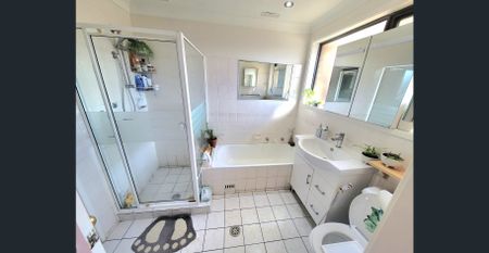 This lovely 3-bedroom property offers a peaceful and private lifestyle, while still being conveniently close to schools, shops, and Glenfield station - Photo 2