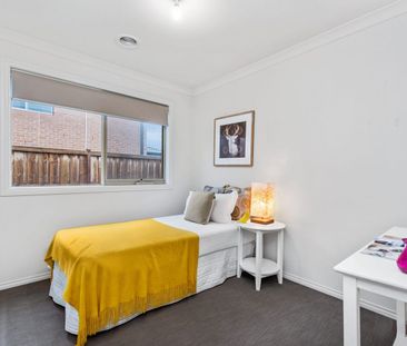 Stylish Family Living in a Prime Clyde North Location! - Photo 4