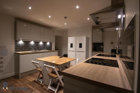 1 bedroom in a house share to rent - Photo 4