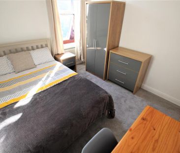 1 bedroom in a house share to rent - Photo 4