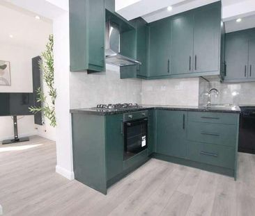 Woodside Road, Guildford, Surrey, GU2 - Photo 3