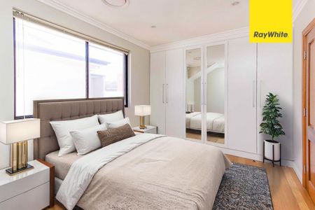 Executive style townhouse in the heart of Rozelle - Photo 3