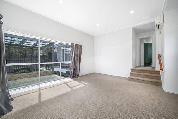 Stunning Family Home in Buckland Beach - Photo 1