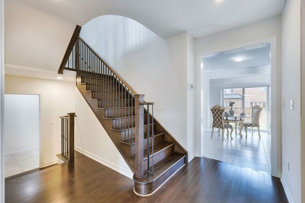 For Lease - 15 Douglas Kemp Crescent Unit# MAIN & UPPER, Clarington, Ontario - Photo 1