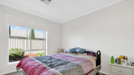 Spacious Family Home in Prime Location - Photo 5