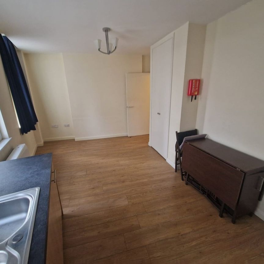 1 Bed Flat, Cannon St, EC4N - Photo 1