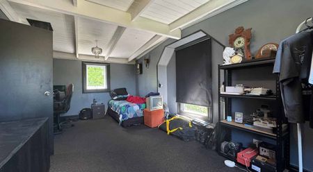 Stylish Two-Bedroom - Photo 3