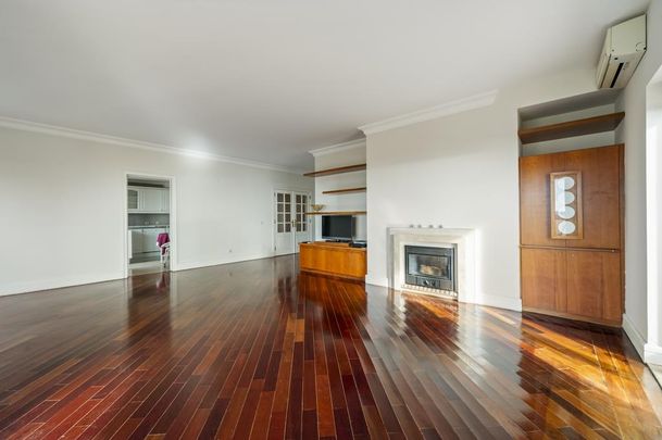 4 Bedroom Apartment with swimming pool, Monte Estoril, Cascais - Photo 1