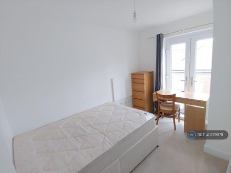 5 bedroom semi-detached house to rent - Photo 5